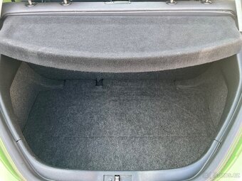 Volkswagen New Beetle - 13