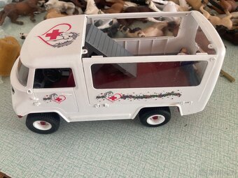Schleich koně 70-80 Kč ,postavy 70 - 13