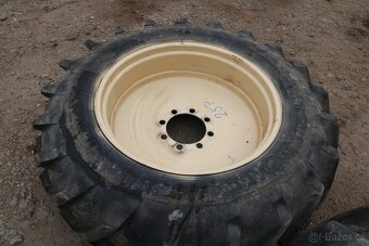 Zetor 8011 8145 zadní kola 16.9-34 vzorek 95% - 13