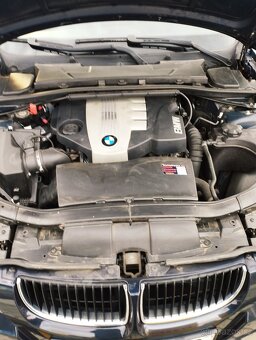 BMW 3 318d Touring combi 187 000km serviska garance km - 13