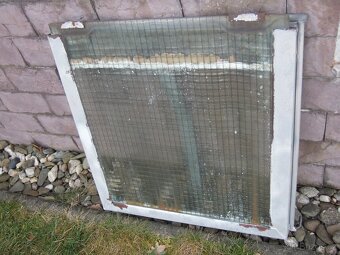 Střešní výlezové okno - výlez ke komínu - 13