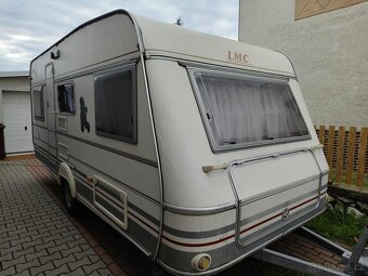 karavan obytný přívěs LMC LUXUS FAVORIT - 13