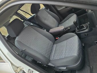 OCTAVIA 1,9TDI, 66KW, JEDE SUPER, VÝHŘEV SEDADEL - 13