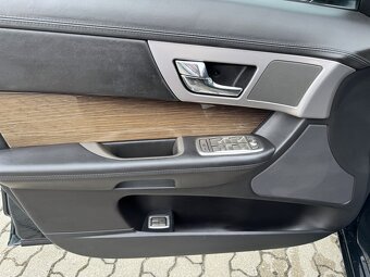 Jaguar XF, 3.0D 202 kW automat - 13