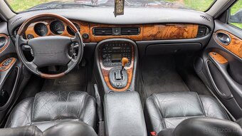 Jaguar Sovereing XJ8 - 13