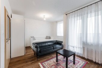 Prodej bytu 1+kk Praha Východ - 13