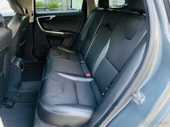 Volvo XC60 2.4D 4x4 5VÁLEC 140KW AUT 1.MAJITEL LED SERVISKA - 13