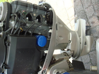 HONDA 25 HP čtyřtaktní závěsný motor - jako nový, ovládání ř - 13
