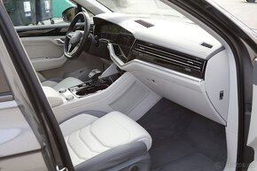 Touareg R-Line/ Black / Webasto/ TZ / Servis / DPH / 2021 - 13