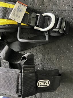 Petzl - postroj plus vybaveni - 13