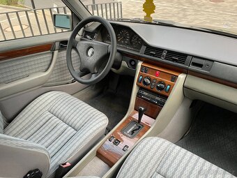 Mercedes Benz 300 D - 13