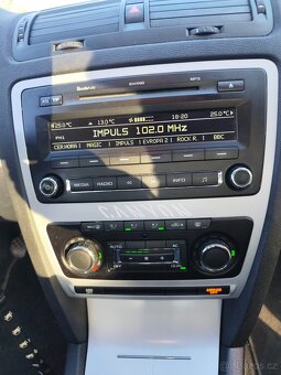 ŠKODA OCTAVIA COMBI 1.6TDi 77KW KLIMATIZACE TEMPOMAT - 13