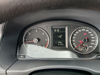 VW Caddy 1,6 TDI Obytná vestavba, solár, lůžko - 13