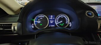 LEXUS IS300h LUXURY - 13
