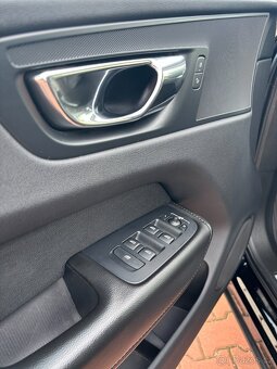Volvo XC60 D4 AWD Momentum – 6/2018, Nez. top., tažné - 13