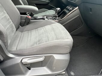 VW Touran 2,0 TDI, 2019, DSG, Highline, Led, nez. topení - 13