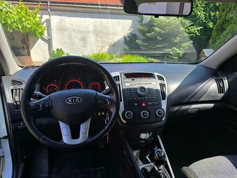 Kia Ceed 1.4 CVVT 2013 kombi - 13