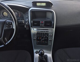 VOLVO XC60 2.4D 5 VÁLEC 4x4 MANUAL 1 MAJITELKA PARK SENZORY - 13