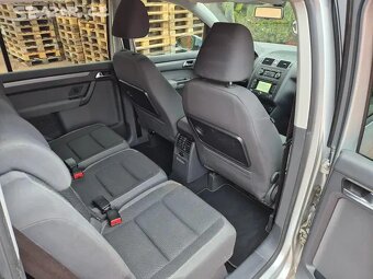 VW Touran 2.0TDI 103kW,DSG,7.míst,navi,178tis.km serviska - 13