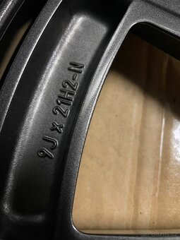 Original zimni Mercedes GLS x167 AMG r21 275/50/21 95% - 13