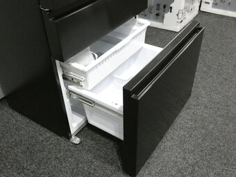 Chladnička Hisense RF540N4SBF2 - se zárukou - 13