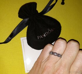 Pandora prsten stříbrný prstýnek vel 54 s třpytivými kamínky - 13