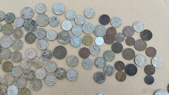 Mince v dřev.truhličce, konvolut minci, staré mince - 13