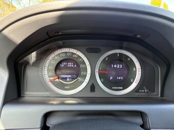 VOLVO XC60 2,4D 4x4 AWD, AUT., 143 kW - 13