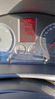 VW Touran 125kw 7 míst - 13