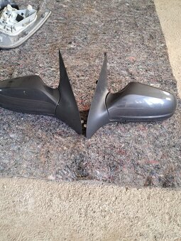 Opel Astra H Caravan šedá 177/GAL díly karoserie - 13