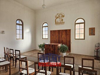 Historická budova s potenciálem přeměny na moderní rodinný d - 13