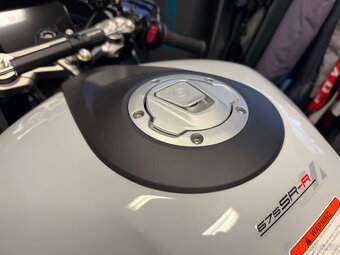 CF MOTO 675 SR-R - 13