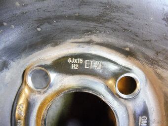 Prodám 4 orig.15"plech.kola + zim.pneu.O.MERIVA185/60/15 - 13