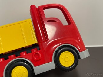 Lego Duplo červené auto - 13