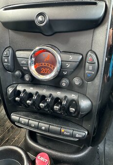 Prodám Mini Countryman 1.6i R60, výroba 8/2011 - 13
