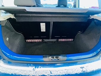 VOLKSWAGEN FOX 1.2 i BENZÍN NAJETO JEN 79 TIS KM PUVOD ČR - 13