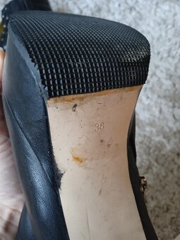 Černé polokozačky zn Guess, vel. 38 - 13