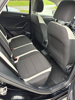 VW T Roc 1.5 Tsi 110kw manual,1 maj servis vw Top stav - 13