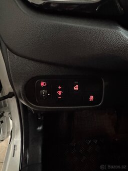 KIA Carens 1.6 GDi 99kW 7 miestne, ťažné zariadenie - 13