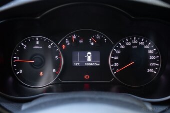 Kia Carens 1.7 CRDi / 85kW / M6 / 2017 - 13