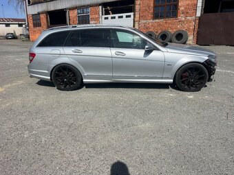 Mercedes-Benz C350 CDI - 13