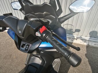 Honda Forza 350i ABS, TC (2022) po servisu,nové pneu, krásná - 13