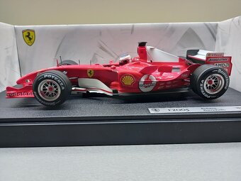 F1 FERRARI F2005 2005 RUBENS BARRICHELLO HOTWHEELS 1:18 - 13