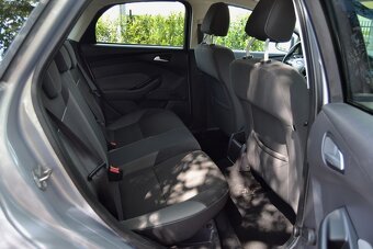 Ford Focus 1.6i 16V Cool&Connect PERFEKTNÍ STAV 91 500KM - 13
