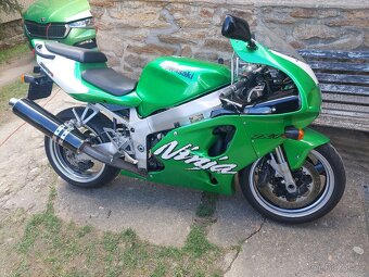 Kawasaki ZX7R ninja - 13