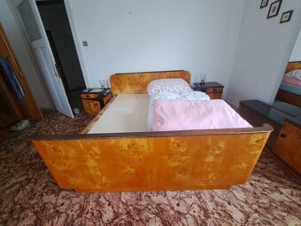 Starožitný fladrovaný nábytek - 13