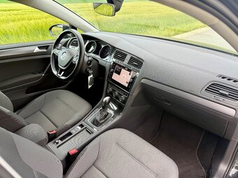 Volkswagen e-Golf,  32kWh,SoH 89%,CCS,NAVI, s DPH 349 000,- - 13