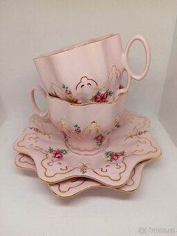Krásný růžový porcelán-set hrnky, podšálky - 13