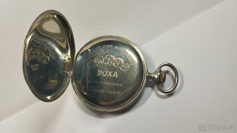 Zachovalé kapesní značkové hodinky DOXA s medailema - 13