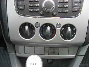 Ford Focus 1.6i 100PS Kombi Trend - 13